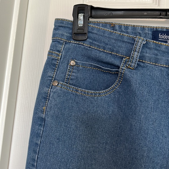 Folded & Hung Cuffed Jeans - Picture 4 of 12